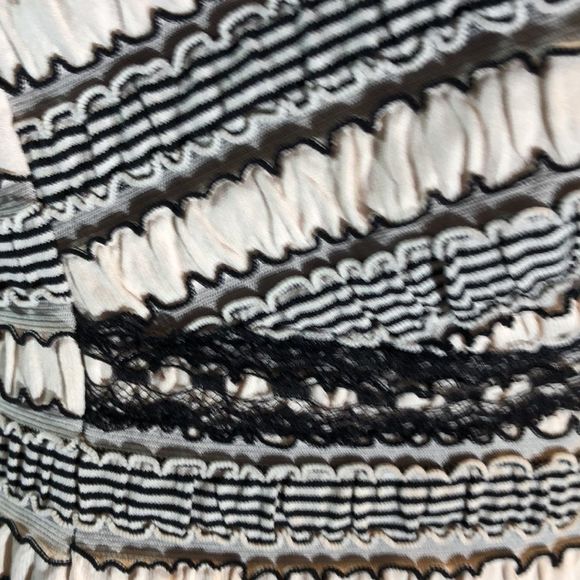 Rabbit Rabbit Rabbit stretchy/lace accents, sleeveless, business casual, comfort - Picture 10 of 14